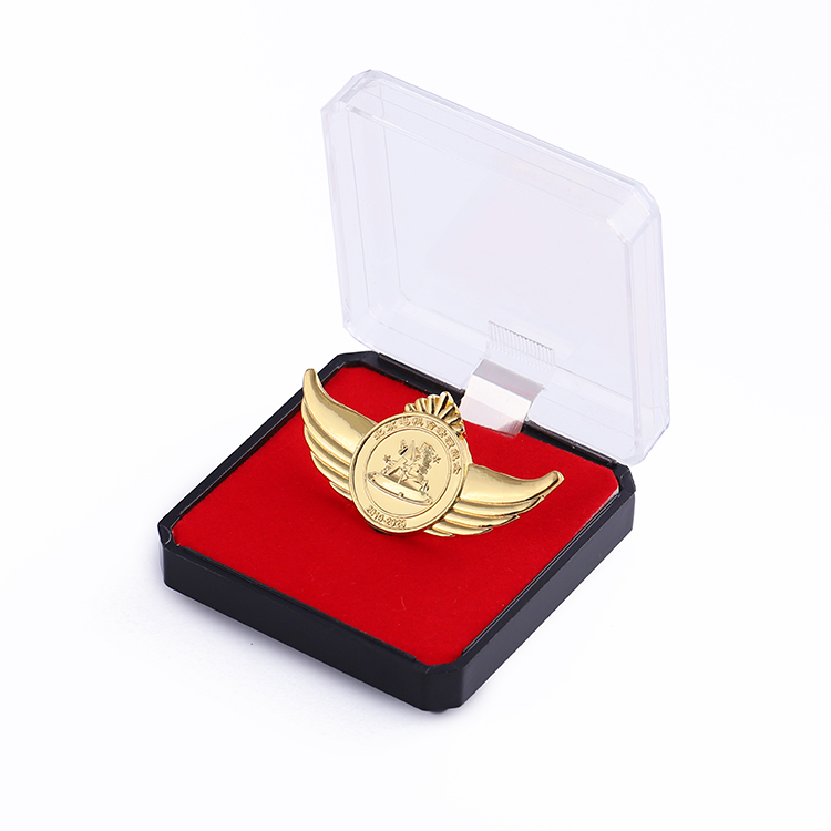 Gold Wing Zine Alloy Name Golden Die Cut Metal Badge